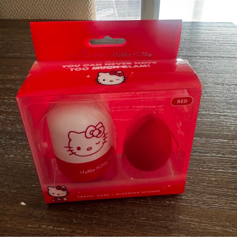 Hello Kitty Red Travel Case and Sponge Set